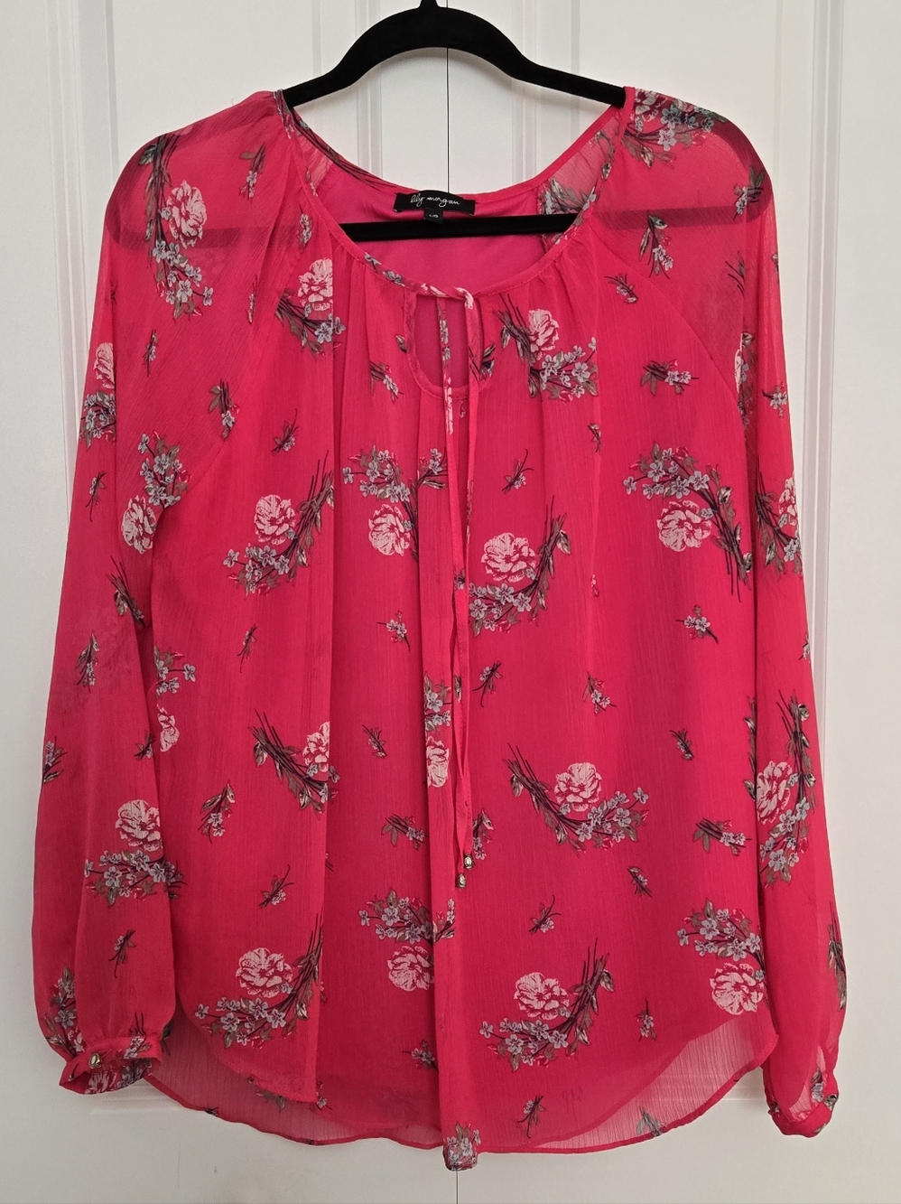 Tie-Neck Floral Ling Skeeve Top in Bright Pink